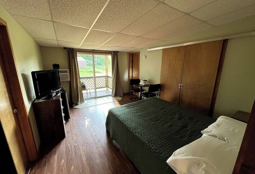 Отель Lost Pines Lodge