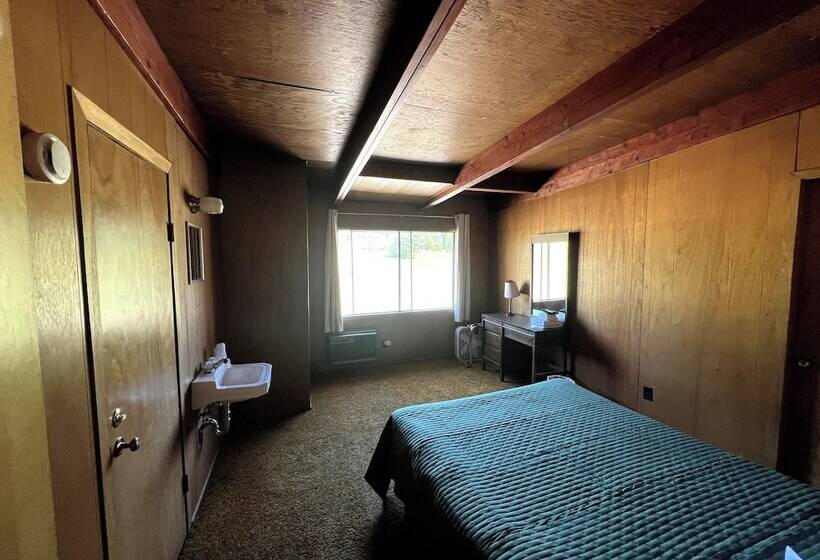 Отель Lost Pines Lodge