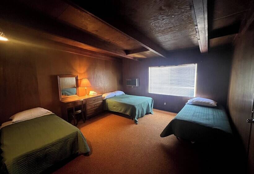 Отель Lost Pines Lodge