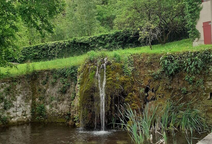 בית מלון כפרי Renovated Castle Apartment With Swimming Pool