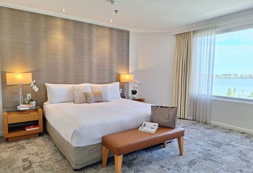 هتل Residence On Langley Park