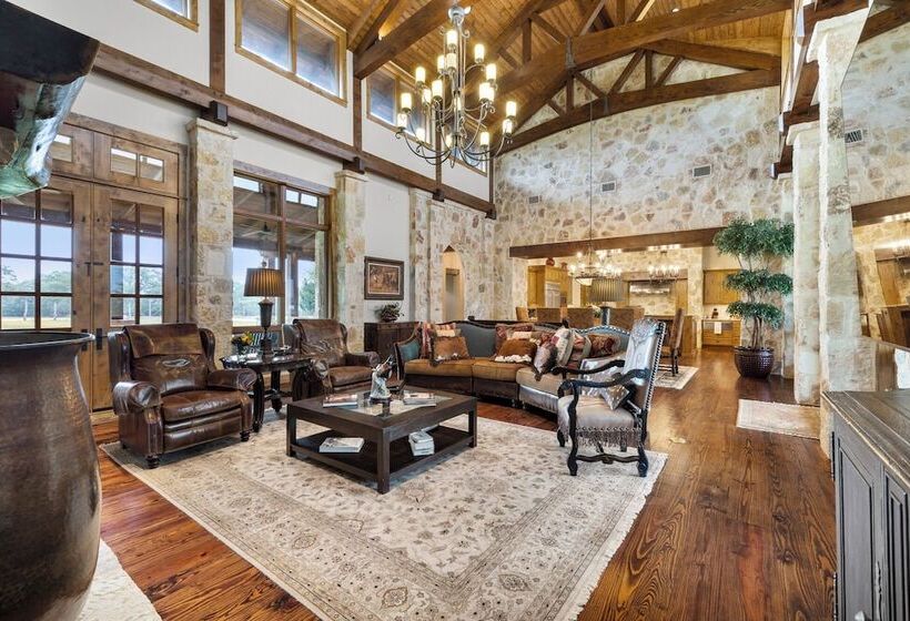 Сельский отель Rusted Roof Ranch   Pool Bar Fireplace