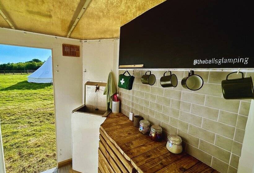 فندق The Bells   South Berrington