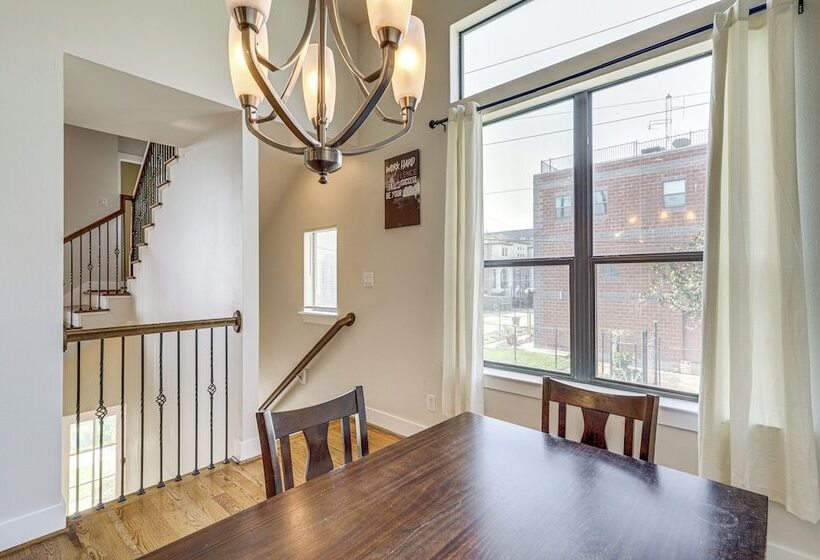 Houston Home W/ Rooftop Patio   3 Mi To Downtown!