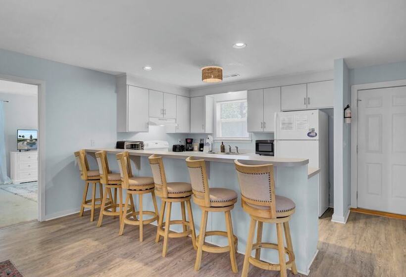 Ion By Avantstay Walk To Beach, Dining, Shopping Central Location Deck