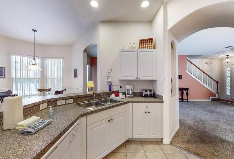 Jagjit S Tuscan Hills Vacation Home