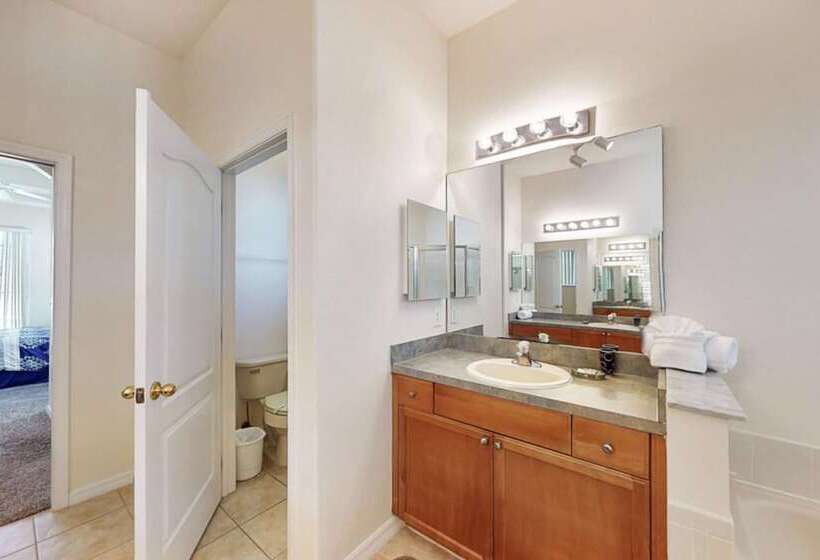 Jagjit S Tuscan Hills Vacation Home