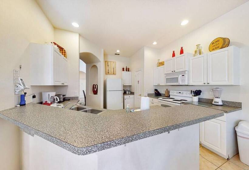 Jagjit S Tuscan Hills Vacation Home