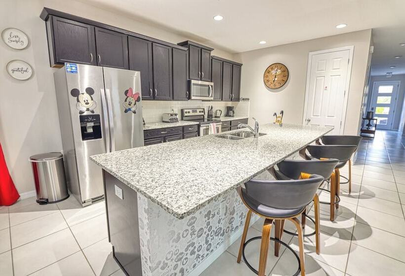 Jodie S Luxury Solara Home