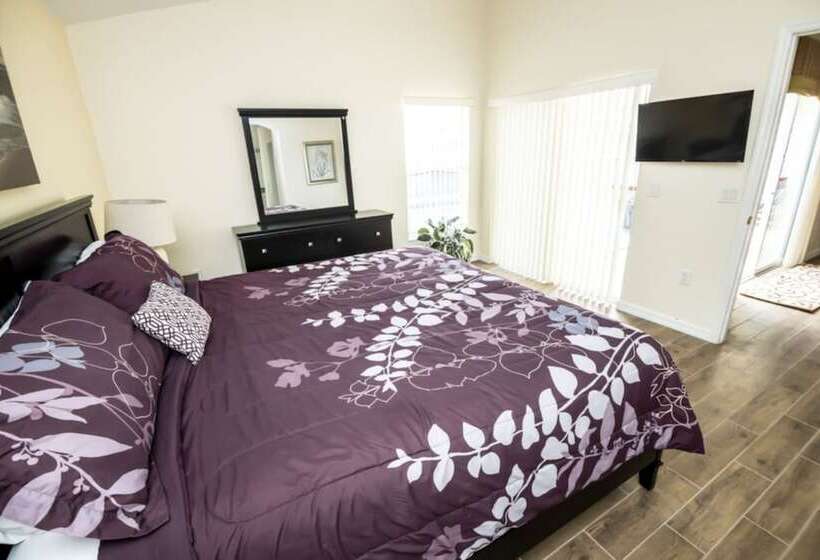 Kevin S Highgate Park Vacation Home