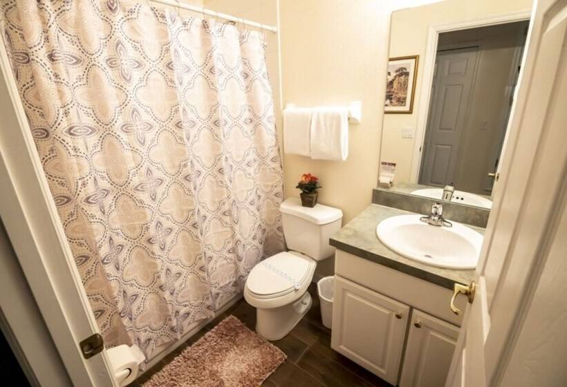 Kevin S Highgate Park Vacation Home