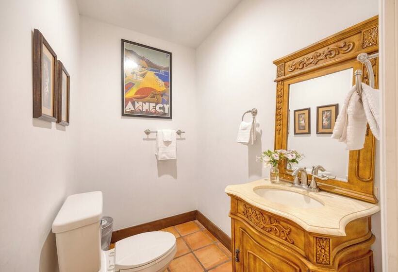 Keys Creek & Casita   Avantstay Sleeps 30 Estate Vineyard, Pool, Courts, Theater, Views