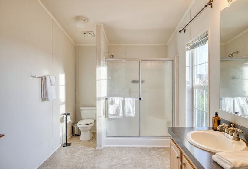 Keys Creek & Casita   Avantstay Sleeps 30 Estate Vineyard, Pool, Courts, Theater, Views