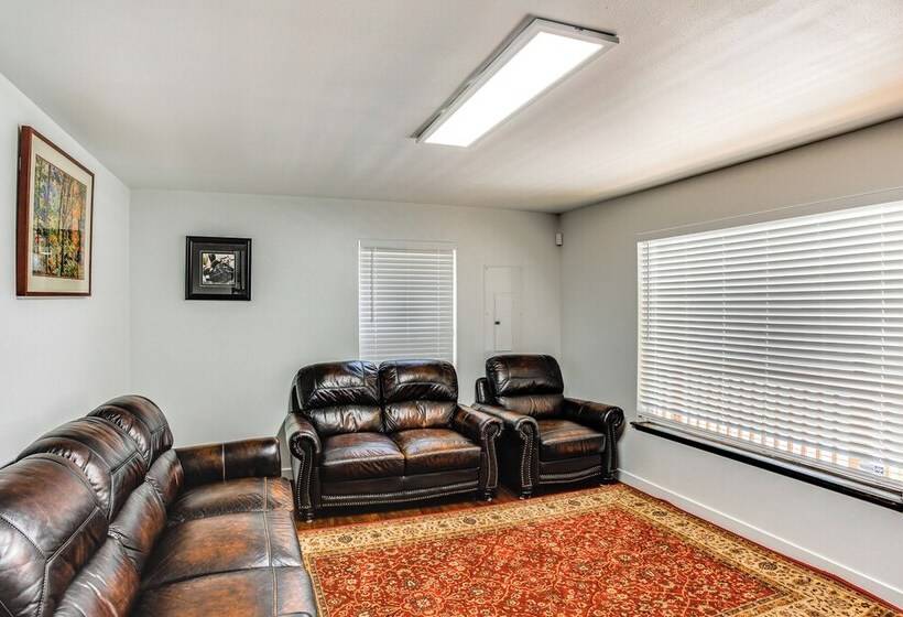 Lakefront Gig Harbor Home W/ Deck & Views