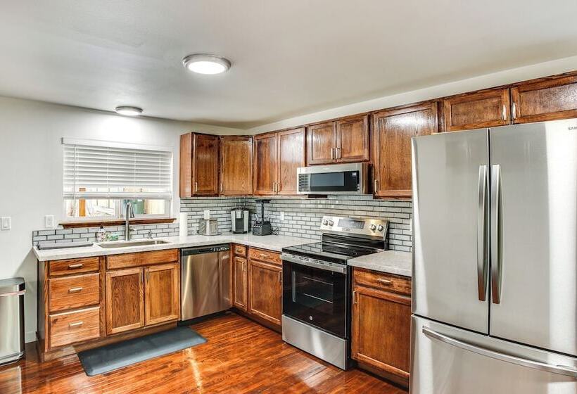 Lakefront Gig Harbor Home W/ Deck & Views