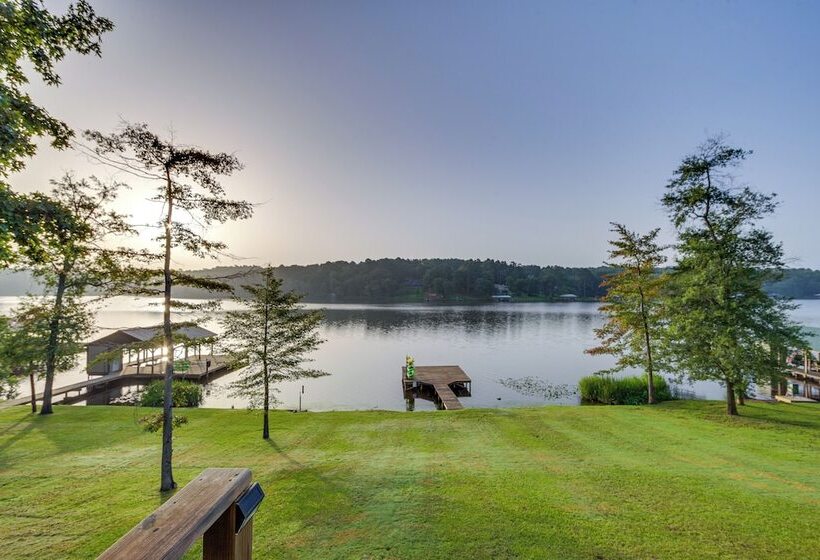 Lakefront Gladewater Retreat W/ Dock + Hot Tub!