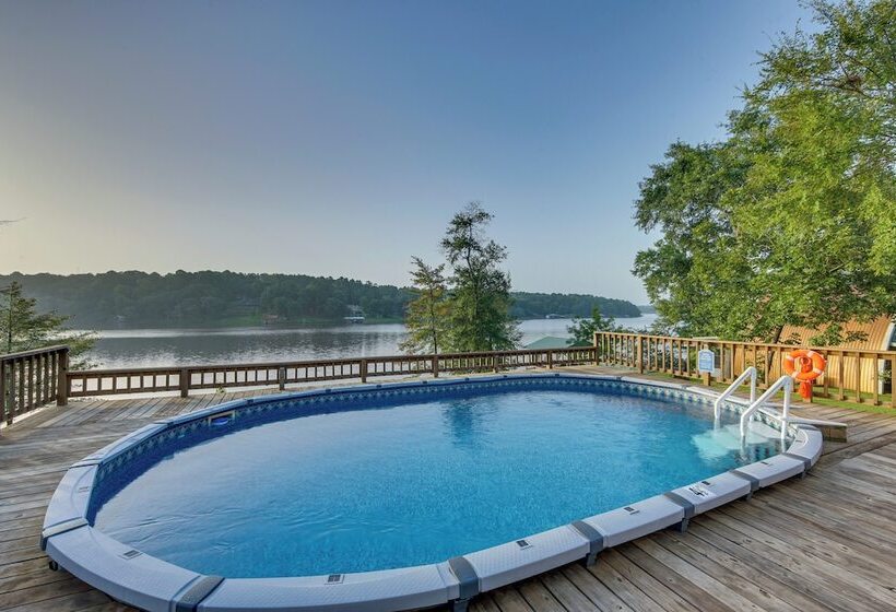 Lakefront Gladewater Retreat W/ Dock + Hot Tub!