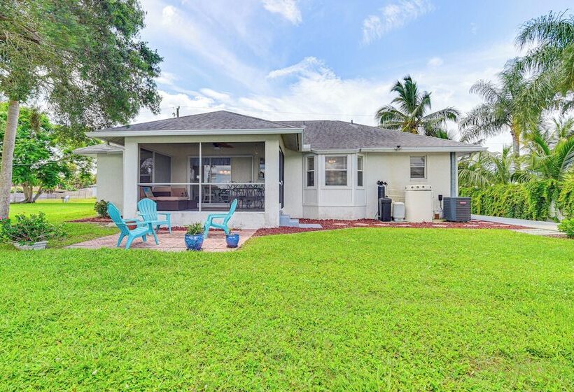 Lakefront Venice Home: 4 Mi To Manasota Key Beach!