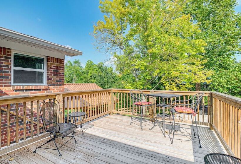 Waterfront Escape In Cub Run W/ Deck & Hot Tub!