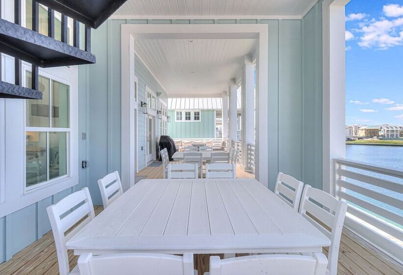 Lakeside Luxury 230 Lak