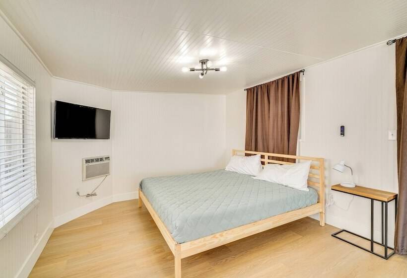 Las Vegas Home ~ 5 Mi To Strip: Fire Pit & Grill!