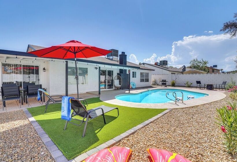 Las Vegas Home ~ 5 Mi To Strip: Fire Pit & Grill!