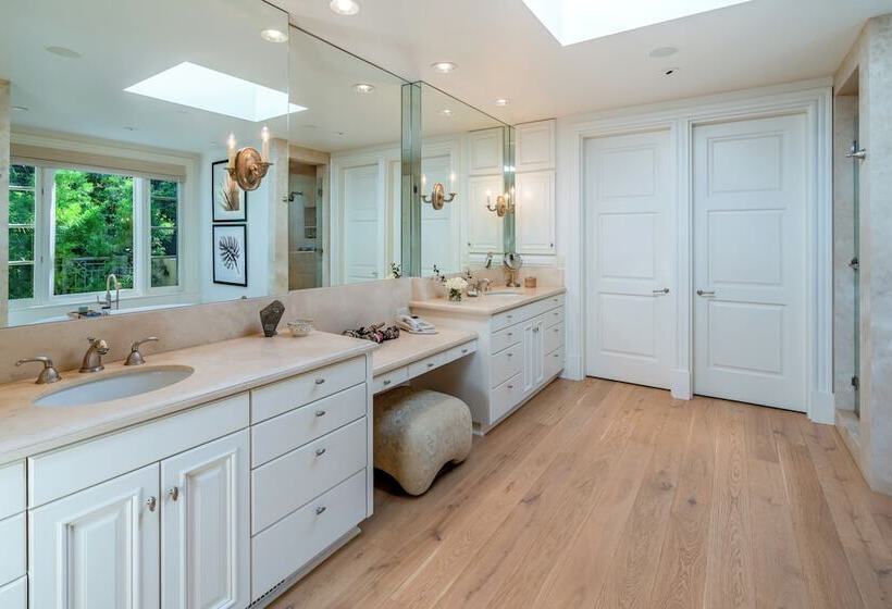 Lavish Montecito Home W/ Hot Tub, Patio & Gardens!