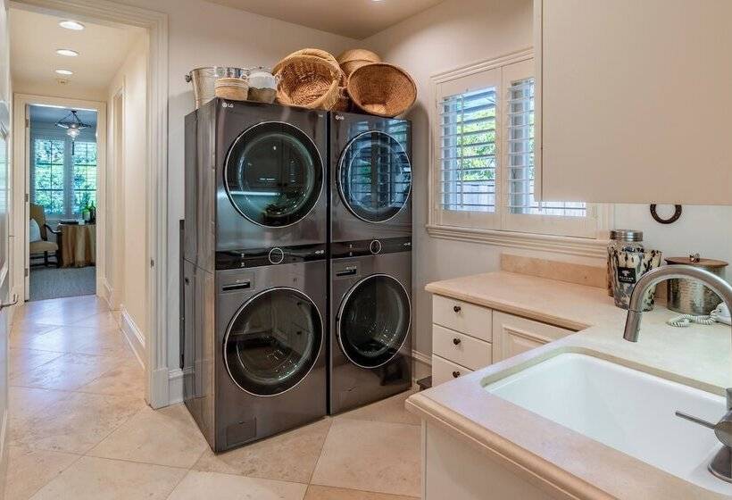 Lavish Montecito Home W/ Hot Tub, Patio & Gardens!