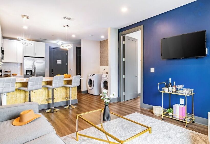 Lindsley By Avantstay Balcony + Modern Design A+ Downtown Location