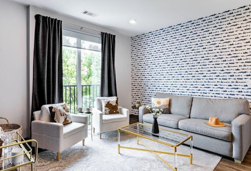 Lindsley By Avantstay Balcony + Modern Design A+ Downtown Location