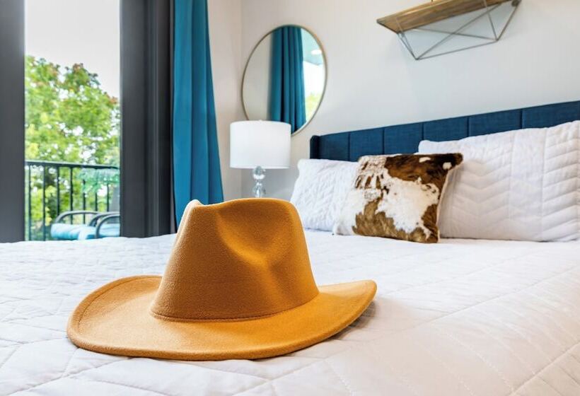 Lindsley By Avantstay Balcony + Modern Design A+ Downtown Location