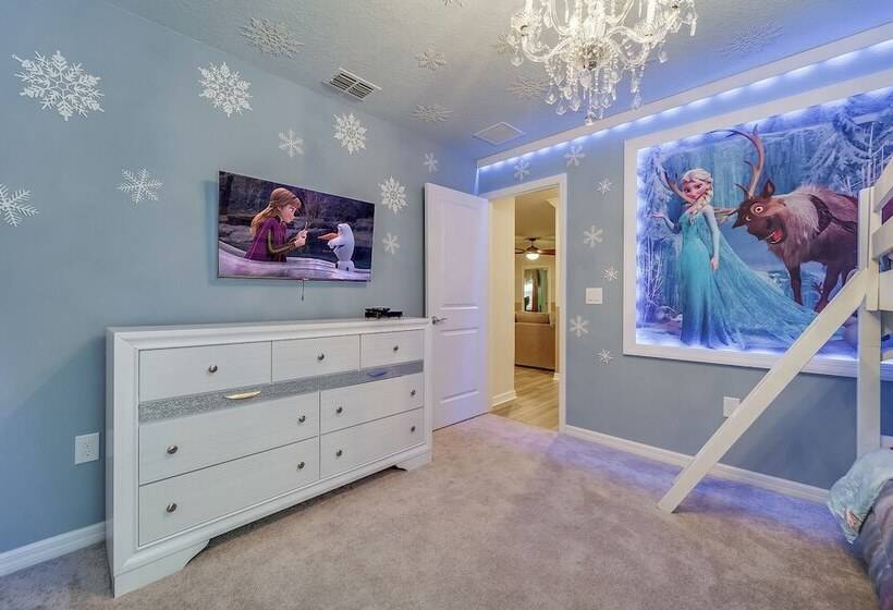 Living Large On Lelani