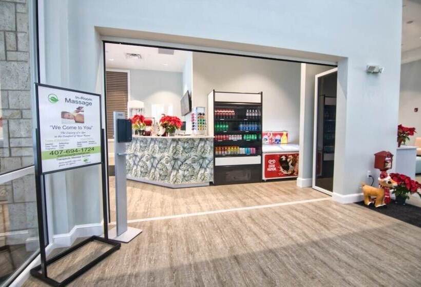 Living Large On Lelani