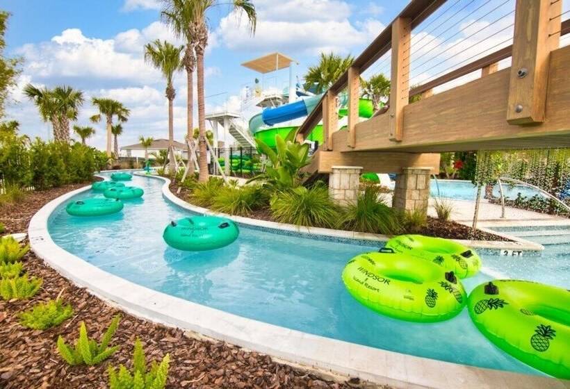 Living Large On Lelani