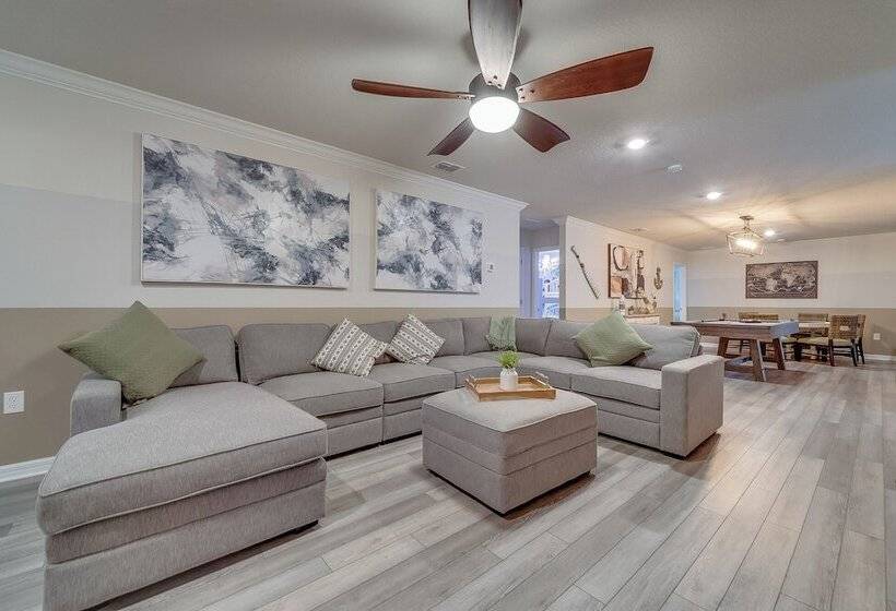 Living Large On Lelani