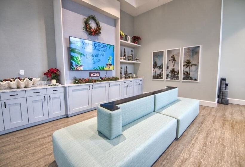 Living Large On Lelani