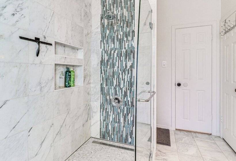 Lovely Austin Home W/ Deck & Greenbelt Access!