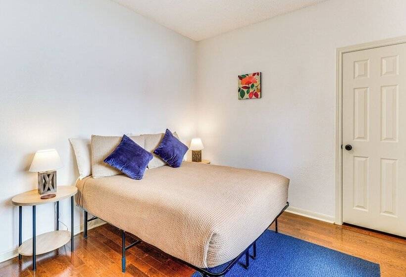 Lovely Austin Home W/ Deck & Greenbelt Access!