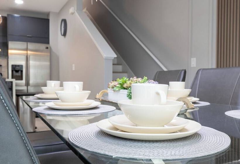 Luxury Remodeled Home W/splash Pool Near Disney 31