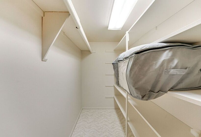 Luxury Waterfront Home In Chesterfield W/ Views!