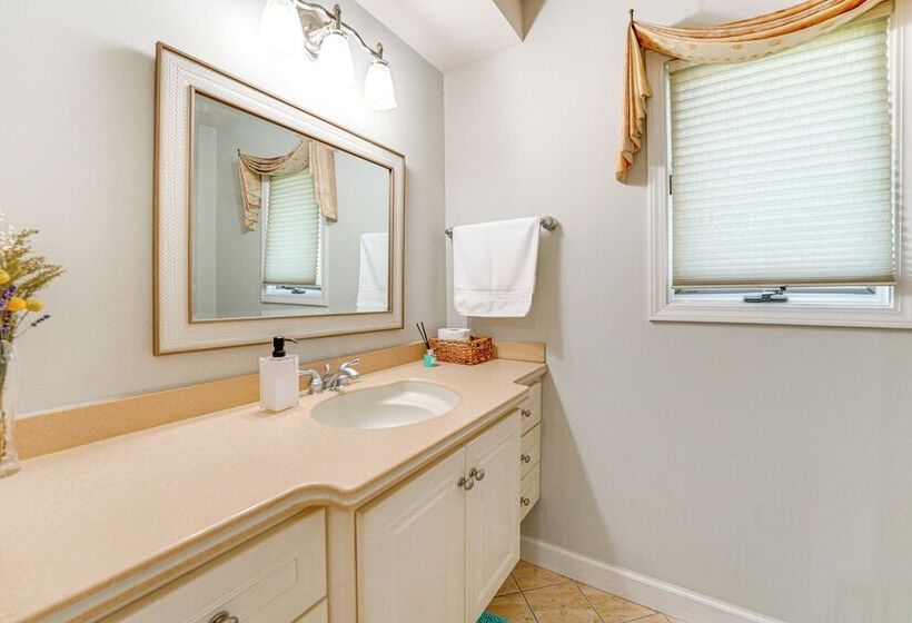 Luxury Waterfront Home In Chesterfield W/ Views!