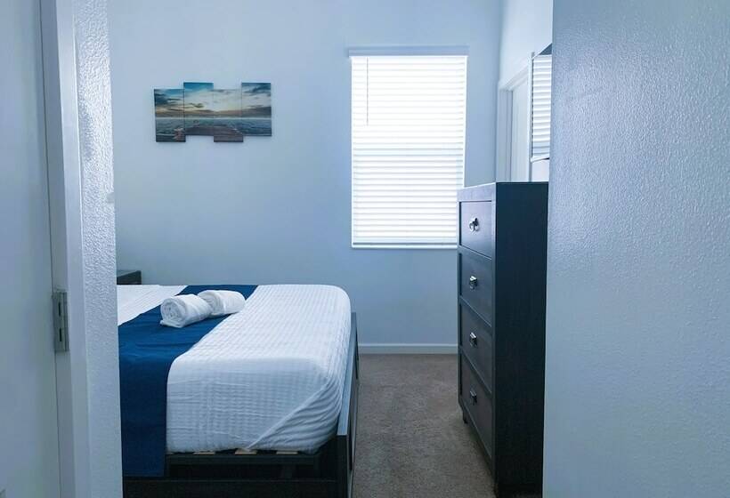 Magic Kingdom Lodgings