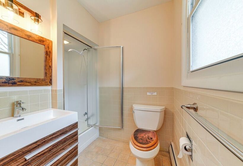 Massive Roscoe Retreat: Great For Large Groups!