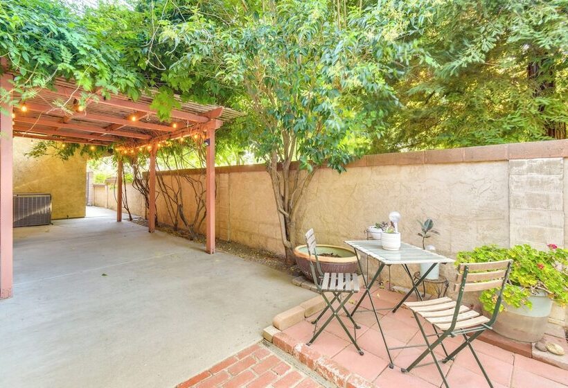 1 Mi To Applegate Park Zoo: Home W/ Fire Pit!