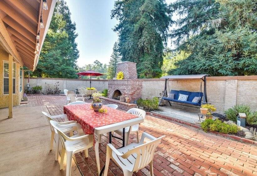 1 Mi To Applegate Park Zoo: Home W/ Fire Pit!