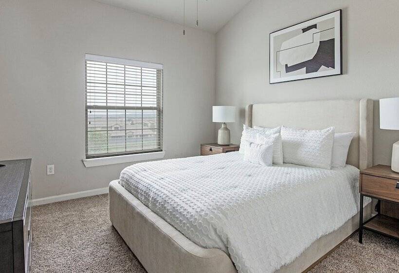 Mission Hill Apartments By Barsala