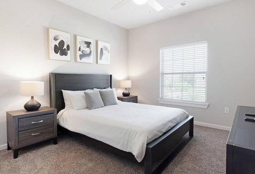 Mission Hill Apartments By Barsala