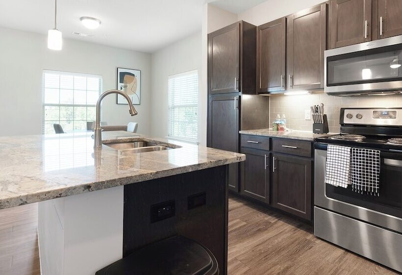 Mission Hill Apartments By Barsala