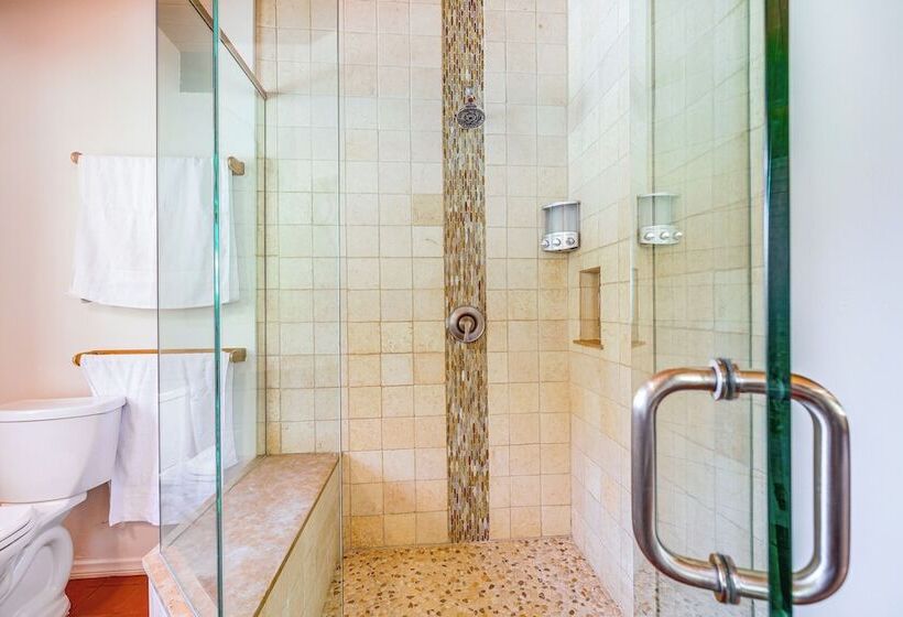 Montecito Adobe Home W/ Ridge & City Skyline View