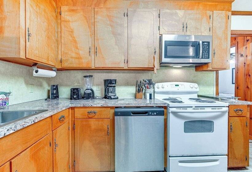 Murrells Inlet Home W/ Deck ~ 4 Mi To Marsh Walk!